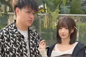 采访朋友小米SU7和330怎么选 我们一致对这台车的看法都是非常不错的，我个人也经常租SU7去出差，本期视频尊重朋友的隐私意愿，所以打了马赛克，希望不影响观众粉丝的观看体验#小米SU7 #宝马330li