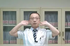 上焦热，中焦堵，下焦寒，老是上热下寒，1个动作理三焦#上热下寒 #易筋经 #三焦不通 #中医 #硬核健康科普行动视频封面