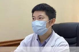 身上起红疹子这是丘疹性荨麻疹#荨麻疹 #门诊日常 #皮肤专家陈纯涛 #硬核健康科普行动