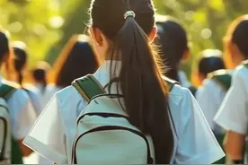 中小学春秋假要来了！9月16日，商务部等9部门印发通知：探索设置中小学春秋假，相应缩短寒暑假时间，增加旅游出行等服务消费时间。#探索设置中小学春秋假#媒体精选计划