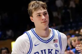 2025超级选秀大年，热门新秀NCAA首秀盘点 #库珀弗拉格 #2025年NBA选秀大会 #艾斯贝利视频封面