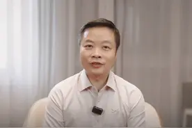 最近我和鹏友们深度体验了G7，我们在后备箱装了50个篮球，一起开短途体验智驾和AI底盘，收到了很多反馈。我觉得开G7就像挖宝藏，越开越有惊喜。一会发布会见！