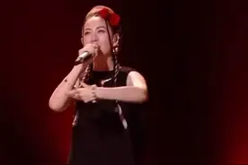 者来女用电子+传民族的大胆融合，让《花儿为什么这样红》和《燕子》碰撞出全新的音乐宇宙 #者来女《花儿为什么这样红》《燕子》  #歌手2025