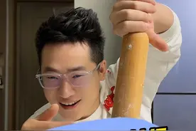 胶水粘手上了，用这些小妙招就能去除？ #测评 #除胶 #被胶水粘住了怎么办 #生活小妙招  #万万没想到