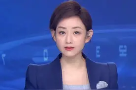 重庆巴南警方通报：男子因持续鸣笛引发旁边群众不满，遭阻拦后强行驶离致1死4伤#大象主播说 @大象新闻主持人陈静华