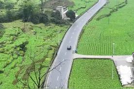 空中跟拍，从涪陵罗云镇飞到焦石镇去看页岩气，涪陵页岩气储量2.1万亿方，是中国首个大型页岩气田，同时也是全球除北美之外最大的页岩气田。#大美涪陵 #航拍最美家乡 #页岩气视频封面