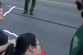 解放军仪仗队亮相越南，参加参加阅兵式彩排，当地民众情绪激动大喊“老公”，网友:你们先别急，我们国内还没分配呢（杉）视频封面