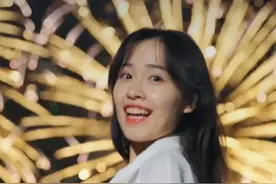 旅行博主“#房琪 kiki”已断更1个月，最后一条视频称“为浏阳烟花着迷”，此前房琪参加“浪姐”备受争议，今明两天#浏阳 将再次燃起盛大烟花，央视春晚同款“#七彩祥云 ”双日连放#乘风破浪的姐姐