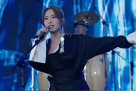 究竟是云朵的高音更恐怖，还是阿兰的高音更绝！ #歌手云朵 #阿兰视频封面