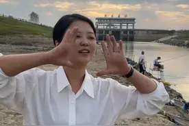 今天跟钓友打个平伙，用他钓的鱼 煎一锅鲜鱼汤！ 打窝船越来越熟练了，没有跑错位置！#速散维它米 #钓鱼#钓鱼人就是这么疯狂视频封面