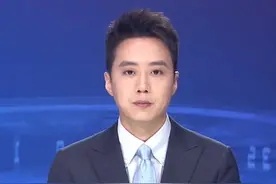 温州一茶园旁山上被人放生五步蛇，村书记：有村民下地干活被五步蛇咬伤#大象主播说 @主持人嘉祥