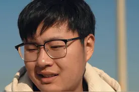 你朋友圈的最后一个访客， 大概是老了的你自己吧！ #三根葱男团视频封面