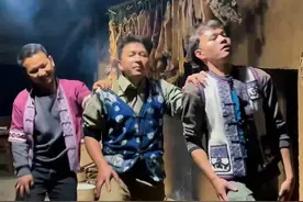 #云南打跳 老表：你们千呼万唤的祖师爷来啦。#国潮鼻祖 #祖师爷专用bgm #云南打跳舞蹈视频 #灵魂舞者