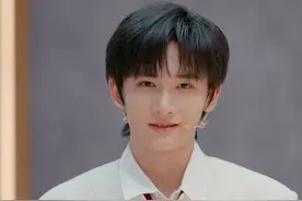 #余宇涵告白校园剧既视感  @余宇涵  三种状态表白仿佛进入到了校园剧，少年感冲出屏幕#无限超越班视频封面