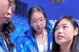 “玥”见亚冬｜哈尔滨2025年第九届亚冬会即将闭幕，赛场上，运动员们激情澎湃的瞬间令人难忘。赛场外，为亚冬会服务的媒体运行人员、志愿者们也成为这座城市温暖的风景。#秀我中国#志愿者#亚冬会视频封面