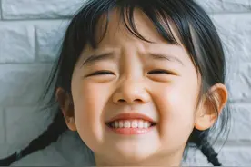 5岁小男孩差点将7岁女孩杀害，脖子上深深的勒痕，看得令人后怕 #纪录片 #熊孩子 #儿童 #医院视频封面