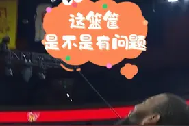 绝了！四川男篮外援门罗连续4次补篮不进，一回合怒摘6个前场篮板#搞笑CBA #广东男篮大胜四川男篮 #cba五ga球视频封面