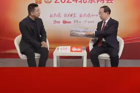 与北京环球影城主题公园仅一路之隔的副中心文旅区商业综合体“湾里”项目计划于明年5月份开业。

2024年北京市两会期间，市人大代表、通州区委书记孟景伟做客北京日报“一把手访谈”节目时介绍。#聚焦北京两会 #2024北京两会  （视频来源：北京日报客户端）