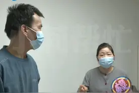 4月11日（采访），河南郑州，卡里7万多，现在只剩400多？48岁男子着急脱单，为讨女友开心 ，自称银行卡和密码都给了女友，媒人：花费数额俩人说法不一 ，准备报警处理！视频封面
