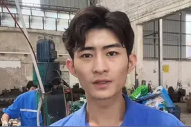 "佛山电翰"爆火粉丝百万，突然宣布暂停直播，本人回应:害怕做得不好需要沉淀，"想对学生说改变命运的只有知识"视频封面