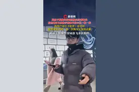 疑似于朦胧生前羽绒服买家秀曝光，粉丝晒对比图称手指和甲床与其一模一样，该用户还写下好评：还可以，版型非常不错，第二次购买它家的衣服，此前于朦胧曾穿同款飞奔扶粉丝#于朦胧