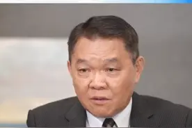 台湾海军退役上校黄征辉在接受深圳卫视直新闻专访时表示，两岸是命运共同体，荣辱与共，所以希望大陆的发展越来越好。