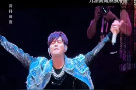 7月29日，#周杰伦武汉演唱会门票开售秒空  ，一轮抢票后超500万人登记想看，场馆周围多个酒店房型订完，涨价幅度远超十一假期。