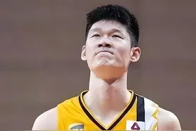 浙江总冠军！29岁新秀惊艳一投，胡金秋赛后落泪，郭艾伦表态视频封面