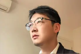 生病时劳动合同到期怎么办？ 合同延续到医疗期满，之公司后可以不续签，但需要给补偿。#外企打工人 #职场 #医疗期 #劳动合同到期 #病假视频封面