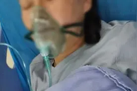 6月12日，四川南充，南部县石泉小学#校长殴打女教师还抢夺手机 。南部县教育局工作人员称已知晓，相关工作人员正在处理。#四川dou知道  来源@鲜花视频封面