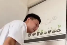 爸爸每天辅导1年级儿子到半夜，考试得6分瞬间气哭直叹气：白费了视频封面