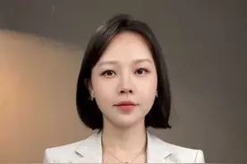 环球时报社评：山东舰访香港彰显“国安家好” 视频封面