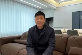 润城中心143户型装修实景 大横厅客厅无主灯悬浮吊顶，地面浅灰色柔光瓷砖，整体效果很漂亮，这样的装修花费多少钱？#全案设计全案落地 #装修实景 #客餐厅装修 #横厅装修 #装修设计