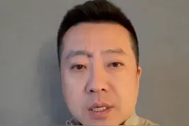 杭州正式入冬，第一场雪也到了，你的羽绒服准备好了吗 #杭州第一场雪 #杭州第一场雪下在太子尖 #小强说天气