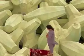 海边巨大的石块，叫做防波堤！#防波堤 #科普 #海边 #旅游