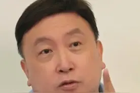 9月16日发布，导演王晶谈于朦胧事件：这一行能让你红到天上，也会让你突然跌进黑暗，人在低谷时什么都不要做，要学会充实自己（潮新闻、晶哥来了-电影文化）