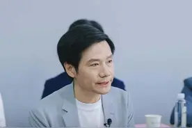 今天回武大，和雷军班的同学们好好聊了聊，他们都特别特别优秀，我也分享了几点建议。#记录校园生活视频封面