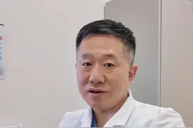 静脉曲张的并发症，从'青筋腿'到'老烂腿 #下肢静脉曲张  #在抖音pick你的健康搭子 #解锁春日健康清单 #抖出健康知识宝藏视频封面