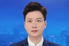 8月7日（发布）河南，胖东来员工回应月入9千：保安、保洁等工作带有岗位补贴，加起来基本能到9000元左右#河南dou知道 #胖东来 #胖东来的一些小细节视频封面