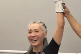 和儿子练拳击 打了两个回合，真的挺累 #记录真实生活 #vlog日常视频封面