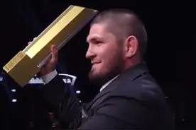 综合格斗历史上最无解的战士！职业生涯29战全胜！“达吉斯坦雄鹰”哈比布正式进入UFC名人堂！#哈比布入选UFC名人堂 视频封面