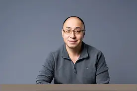 华为Mate80手机首发应在国外举办 9月或10月华为将发布全新的旗舰手机Mate 80系列。首发地点，我建议应在国外。我从：战略价值、可行性、时机、风险，4个层面予以分析。#华为 #mate80 #芯片 #鸿蒙 #麻红泽 @余承东  @华为终端