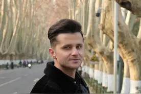 带外国朋友游玩中山陵和音乐台，冬天来了，冬天的南京哪里zui 好玩呀#谁能不被冬天的江南惊艳 #古韵江南 #人间烟火 #在江苏花式过冬视频封面