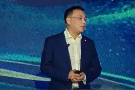 又出差了，这次是参加「中国移动全球合作伙伴大会」，我感受了全球科技都在飞速进步，我们依然希望“让全球每个人都享受到科技带来的美好生活”！#小米视频封面