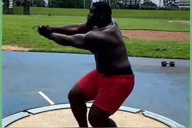 里克森·奥蓬【海地】铅球、铁饼、链球都能很好发射。他的铅球PB19.17 米,链球PB61.57米两项海地国家记录。#投掷 #铅球 #链球 视频封面