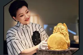 你对花丝镶嵌制作技艺是否感到好奇呢？让我们一同来鉴赏这“宫廷御用”的精湛技艺——金丝编结，嵌玉缀翠，匠心尽显！