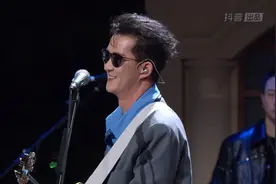 #抖音新春直播季 #抖音开往春天新春演唱会  来听 《世界的理想》视频封面