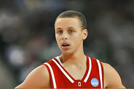 库里传记《划时代之路》第七集：大学篇（下） 詹姆斯下场观战