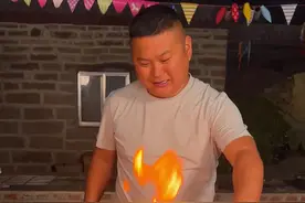 铁板烧也能吃出妈妈的味道@DOU+小助手 #好客山东好品山东 #新农人计划2025 #这就是村里的劳动节 #我的农村生活日记 #铁板牛排