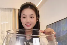 6.03起！！！快快快薅！这个桌面生态透明大鱼缸，终于降价了！加厚PP材质的，比塑料的更耐用更美观，比玻璃的更好用更耐摔！不仅能用来养鱼养龟，还可以收纳零食玩具，还可以装一些大米面粉！家家必备，太实用啦#桌面景观鱼缸  #桌面鱼缸推荐  #鱼缸里的大自然  #超便宜超划算  #厂家直发品质保证视频封面